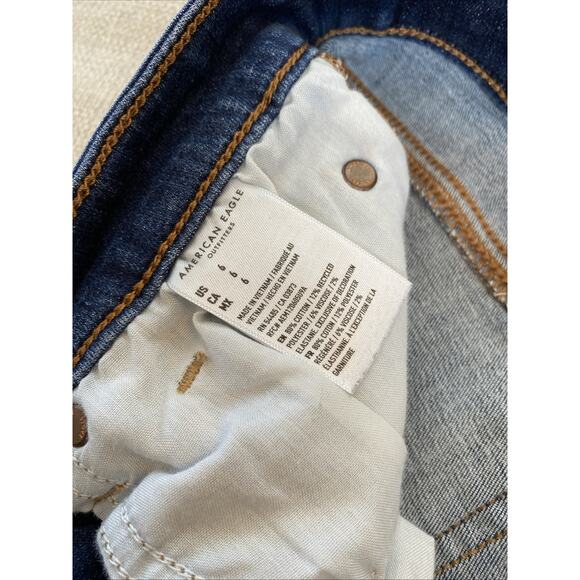 American Eagle 6 Hi-Rise Shortie Dark Wash Super Stretch Shorts Raw Hem Cut Offs - Picture 7 of 8